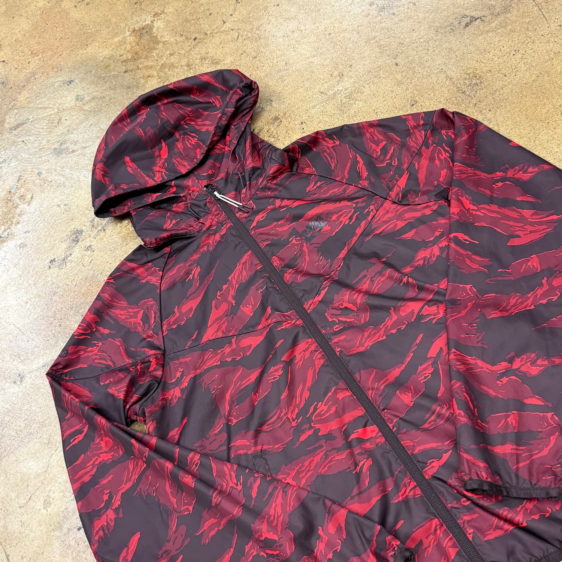 [정품/90] 나이키 레드 패턴 후드 바람막이 자켓 b18 상품이미지1