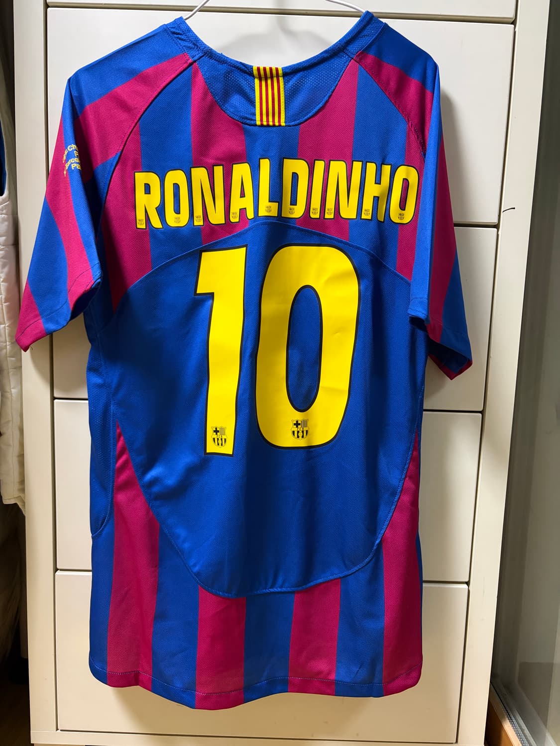 05/06 바르셀로나 호나우지뉴 유니폼 L 상품이미지1