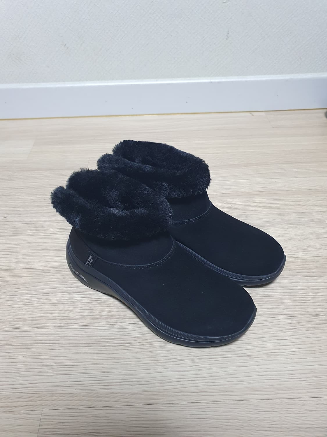 스케쳐스 아치핏 여성 털 부츠 블랙 235 상품이미지2