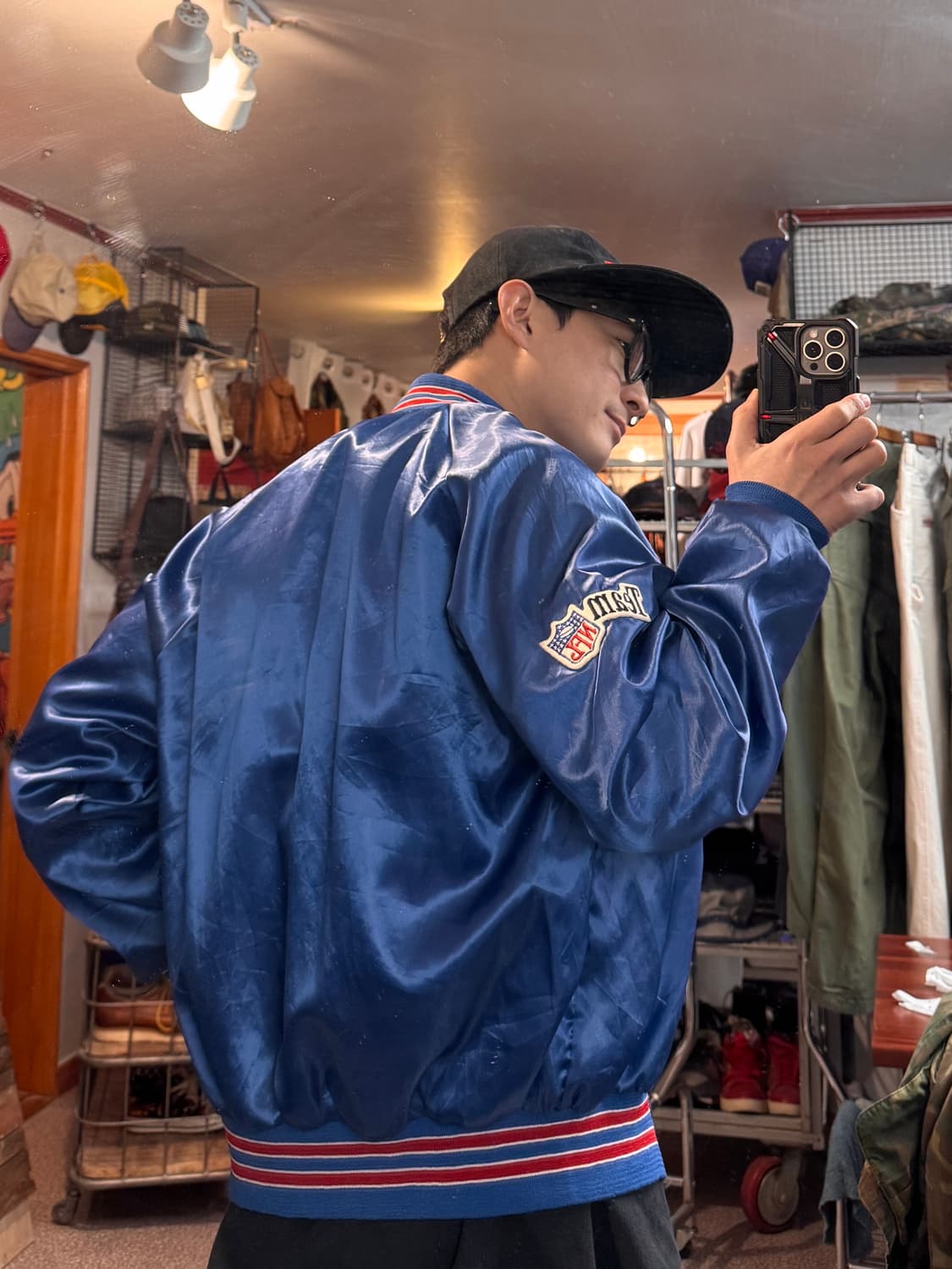 90s usa made NFL satin stadium jacket 상품이미지3