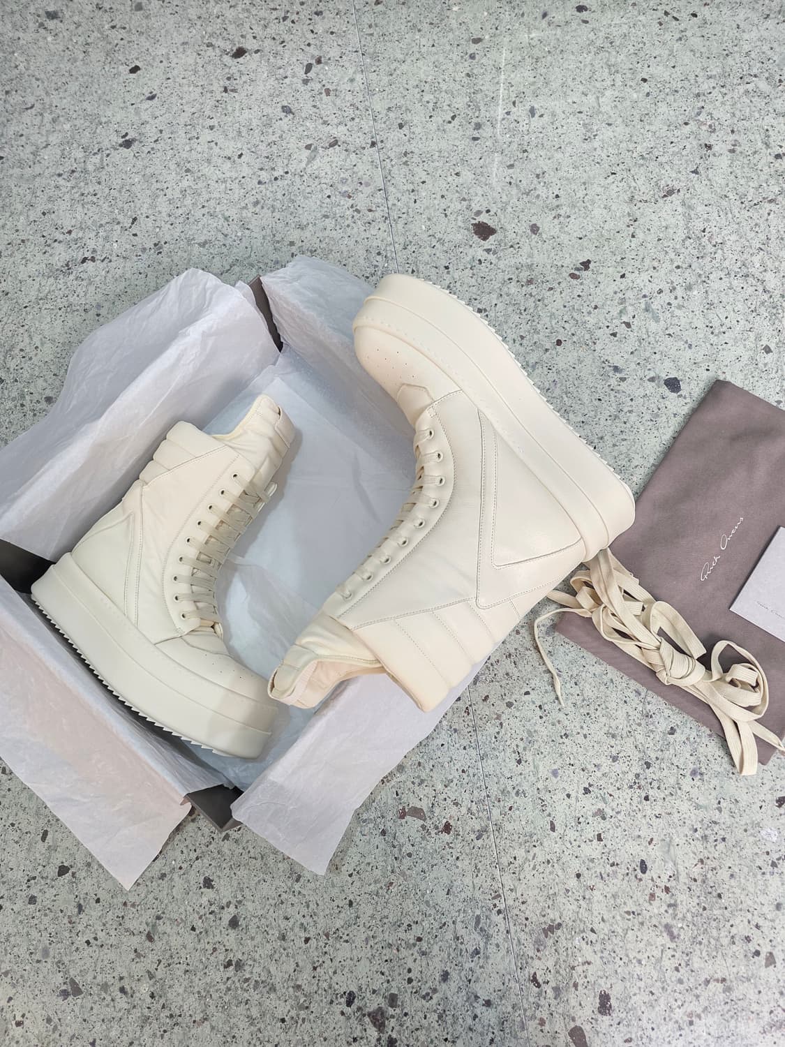 (미시착/새상품)릭오웬스 메가 지오바스켓 밀크 상품이미지7