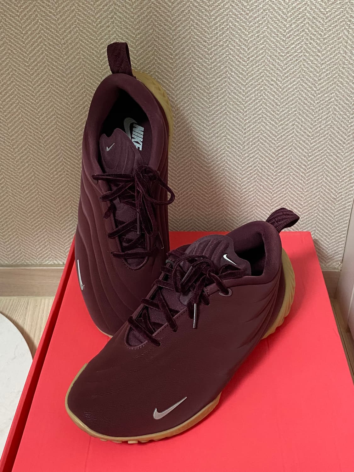 나이키 아스트라 울트라버건디 240 상품이미지1