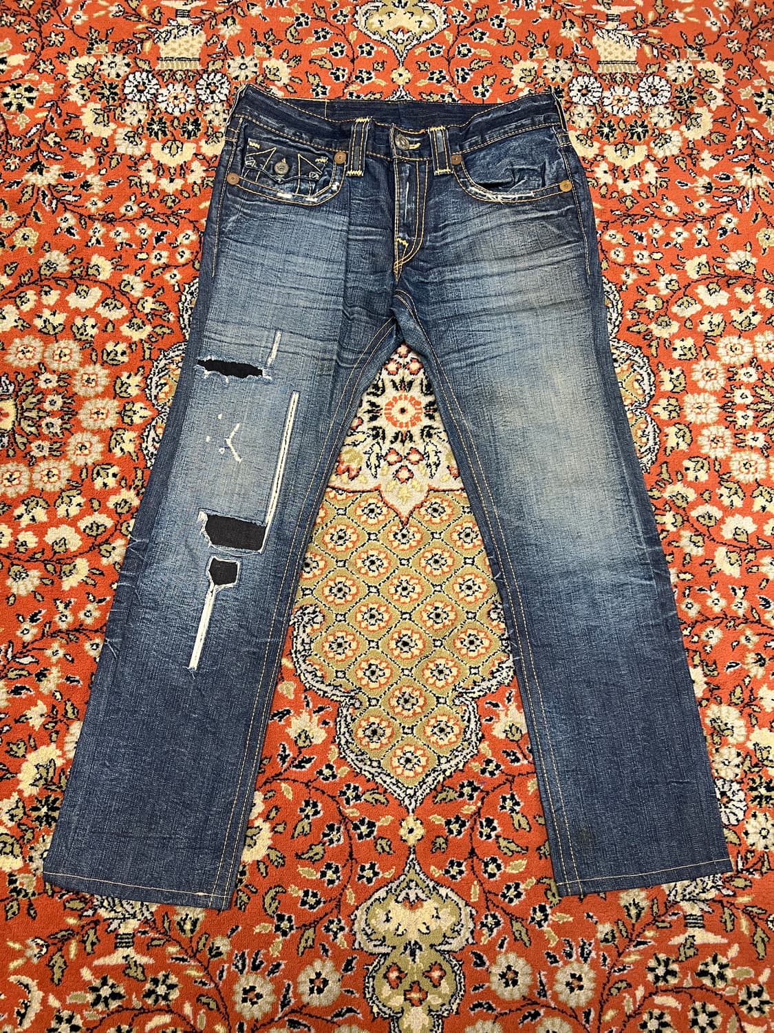 [34] 트루릴리전 패치 데님 팬츠 상품이미지1