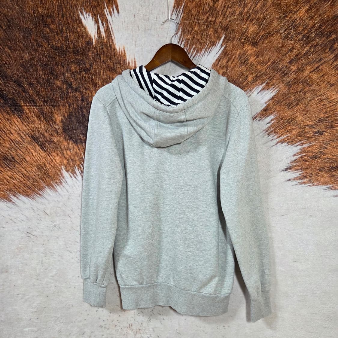 헤지스 그레이 로고 자수 투웨이 후드집업 상품이미지4