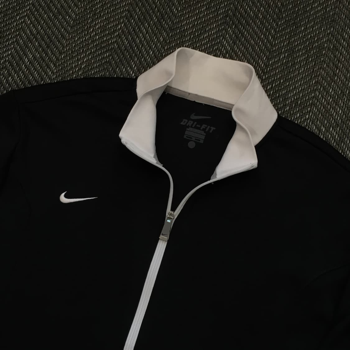 Nike 나이키 스우시 아카이브 모노크롬 트랙져지 상품이미지5