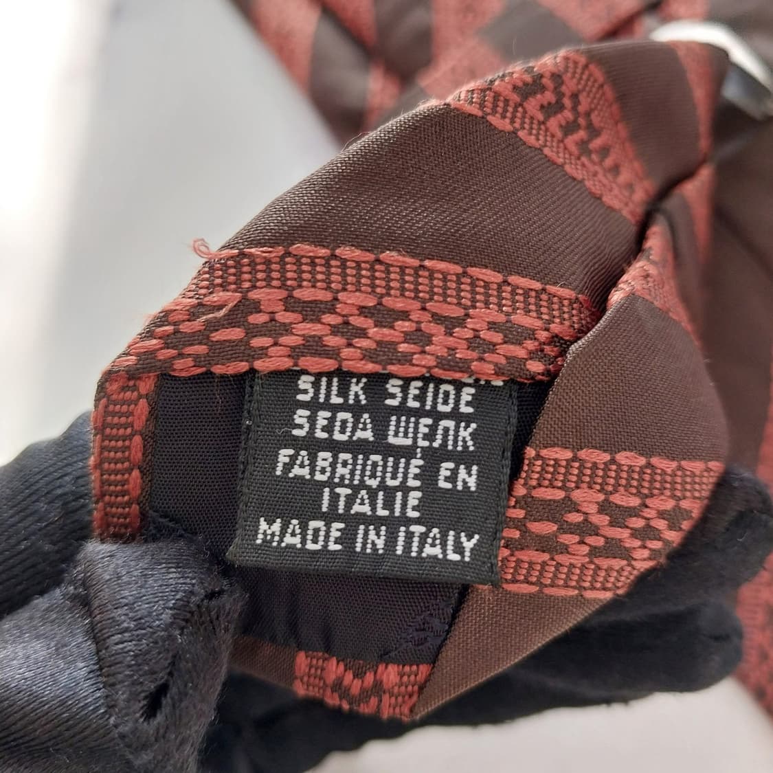 트루사르디 실크 브라운 스트라이프 넥타이 9.2cm A+등급 K1317
 상품이미지10