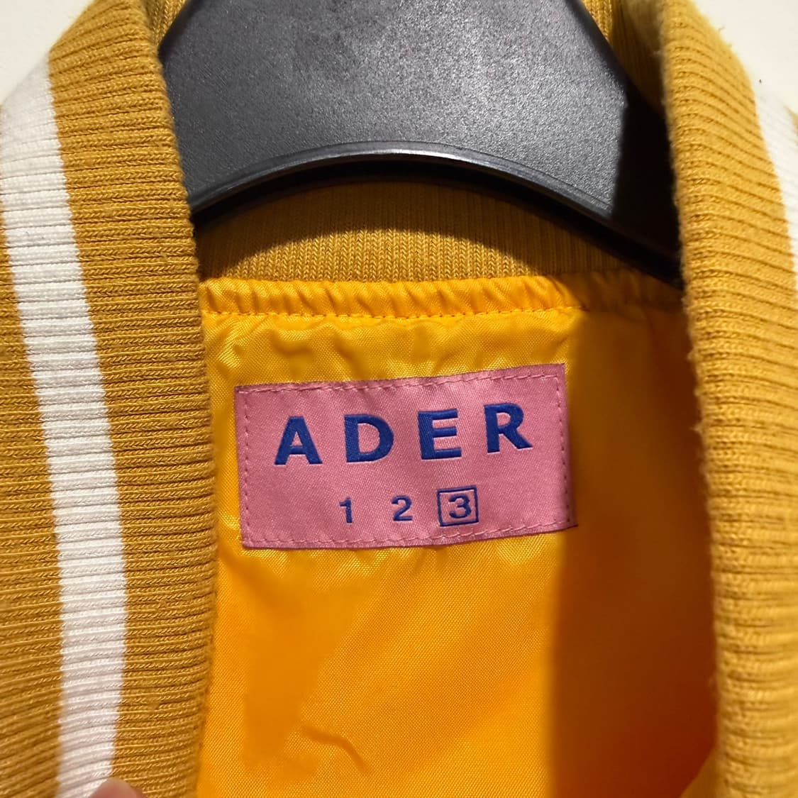 아더에러 핑크 홀리데이 바시티 자켓 상품이미지5