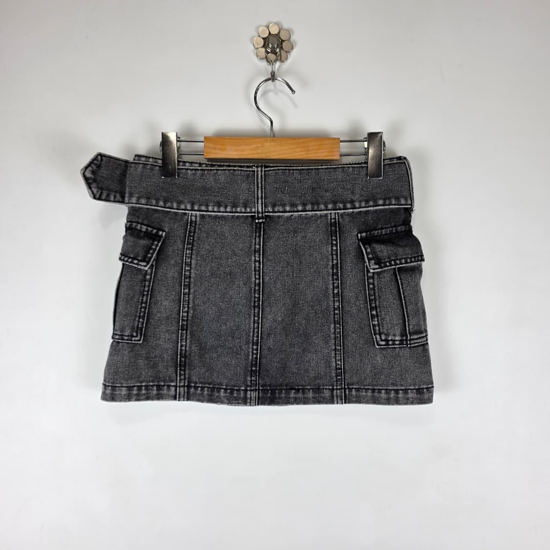 GORGE 워싱 블랙 카고 벨티드 데님 미니스커트 상품이미지3