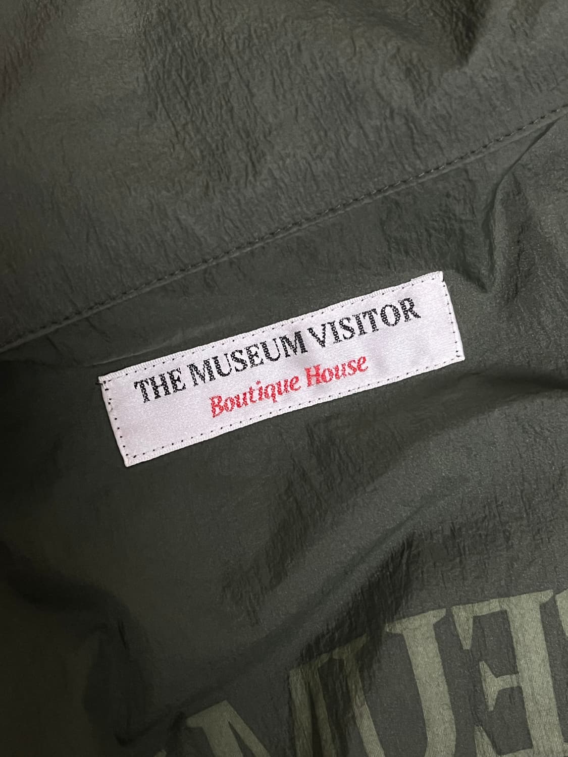 더뮤지엄비지터 윈드브레이커 카키 2XL 상품이미지3