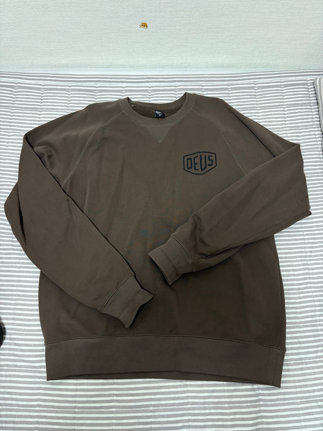 데우스 엑스마키나 브라운 맨투맨 L 상태최상 상품이미지1