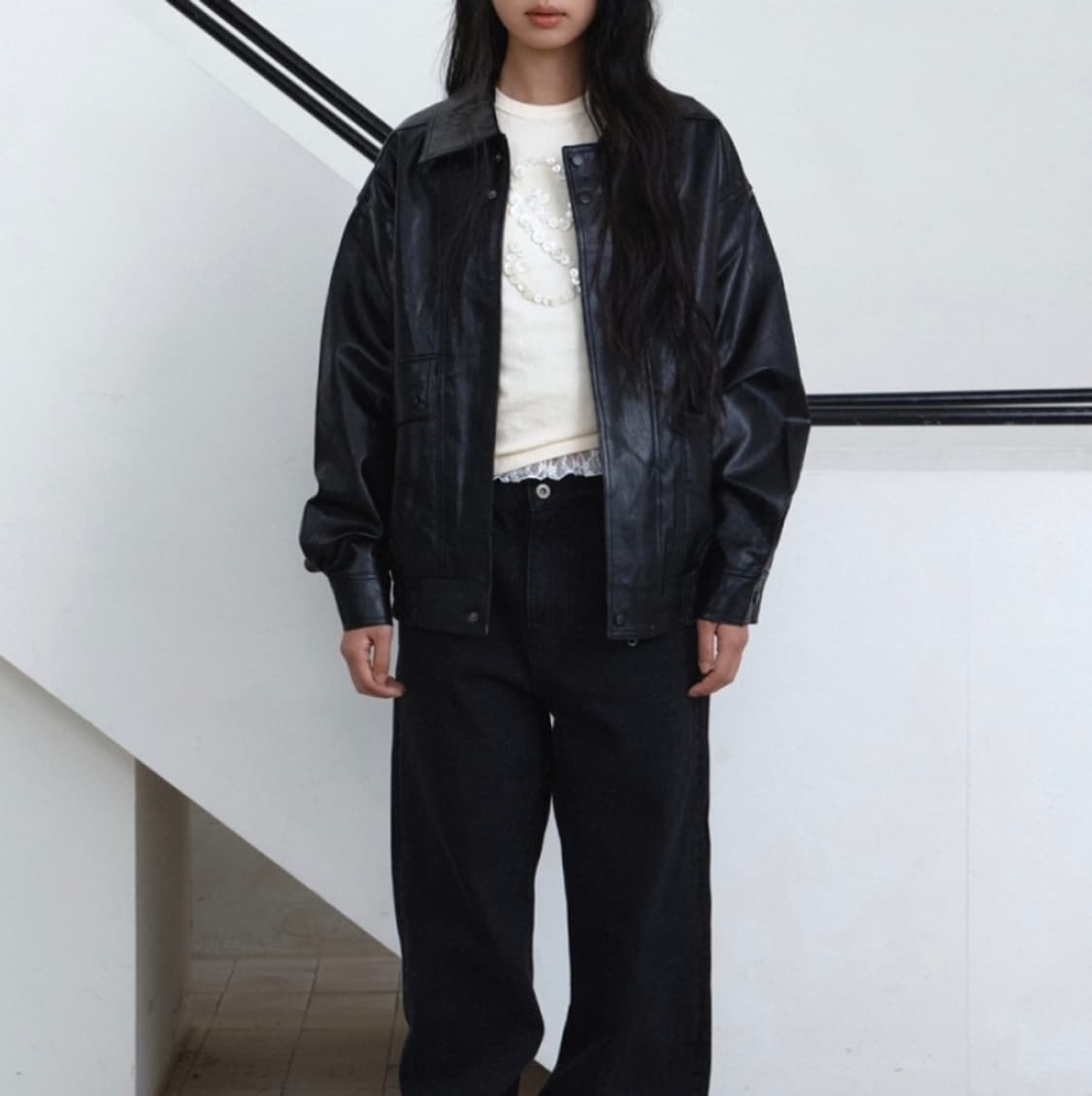 [100]패러킷 오버핏 포우 레더 블루종 점퍼 상품이미지1