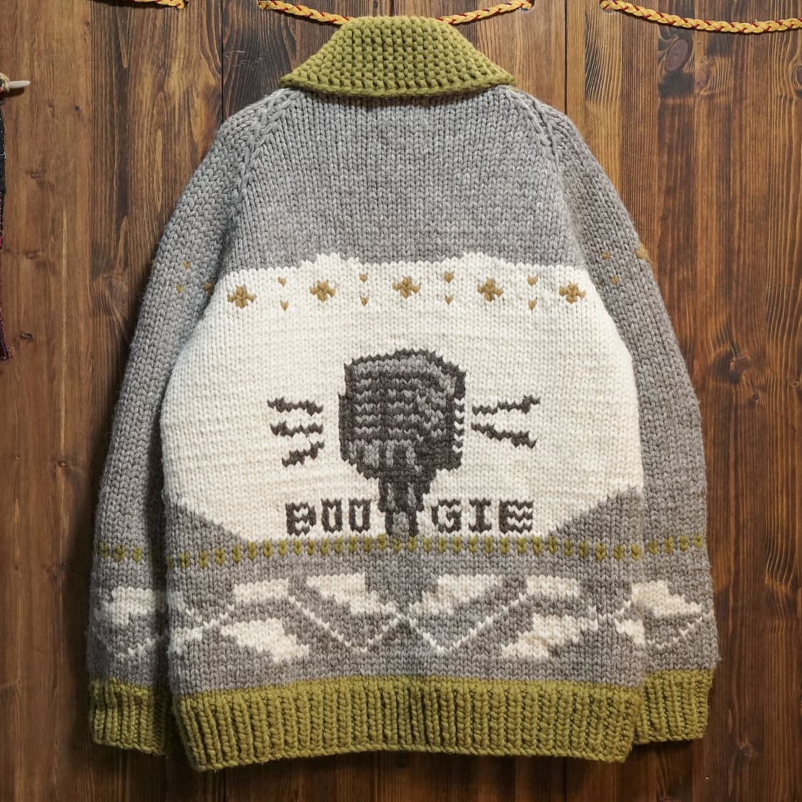 부기홀리데이 X Granted 캐나다 스웨터 상품이미지3