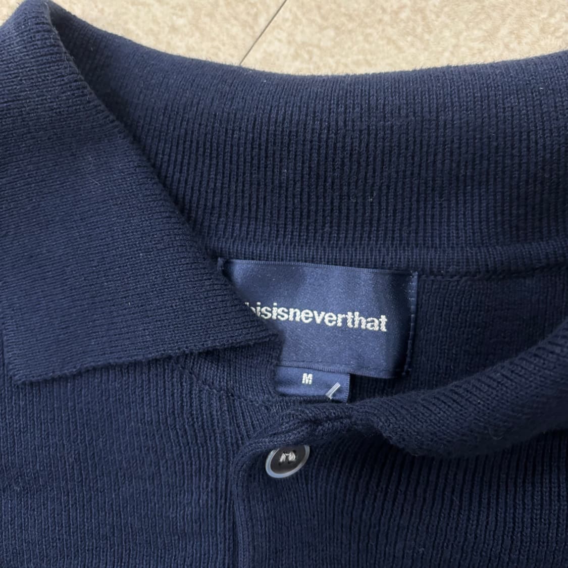 디스이즈네버댓 네이비 스몰로고 니트 상품이미지3
