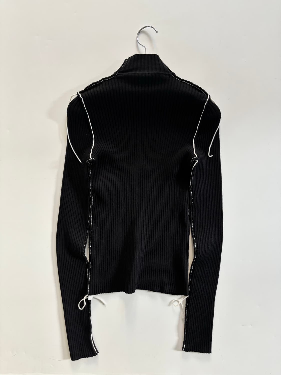 Off White 오프화이트 골지 터틀넥 니트 상품이미지4