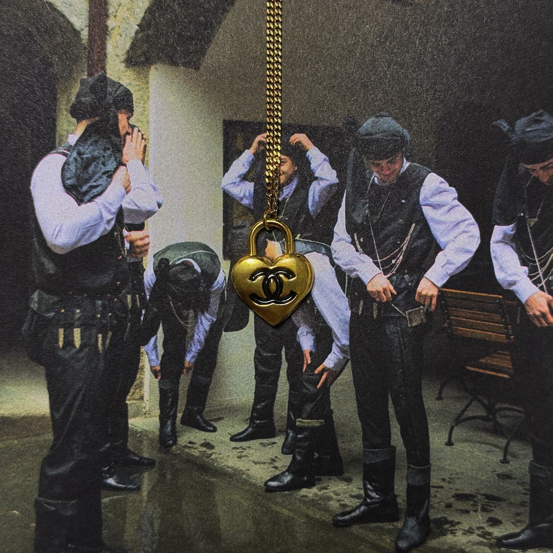 샤넬 미러 골드 하트락 목걸이 상품이미지1