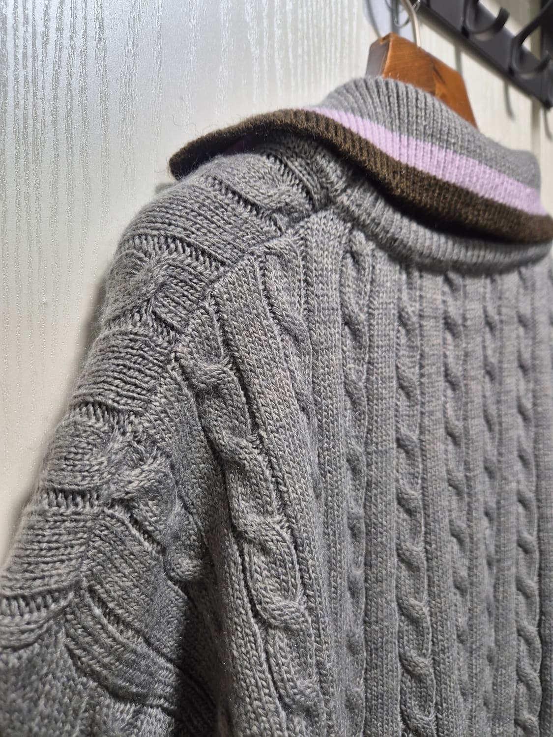 카라 케이블 니트 스웨터 그레이 상품이미지8