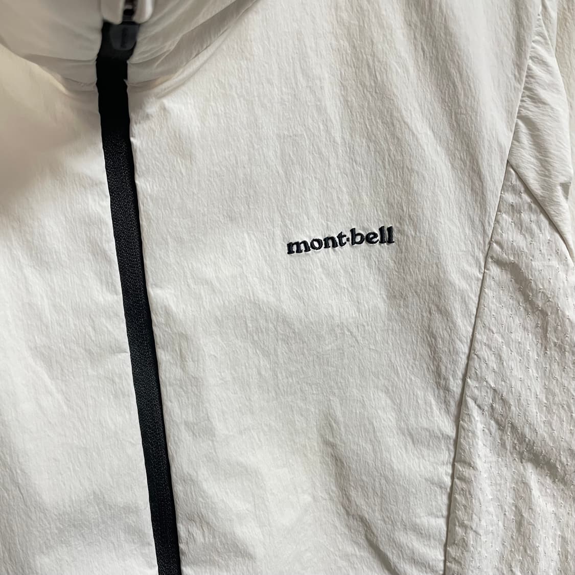 [M] 몽벨 화이트 경량 바람막이 자켓 상품이미지2