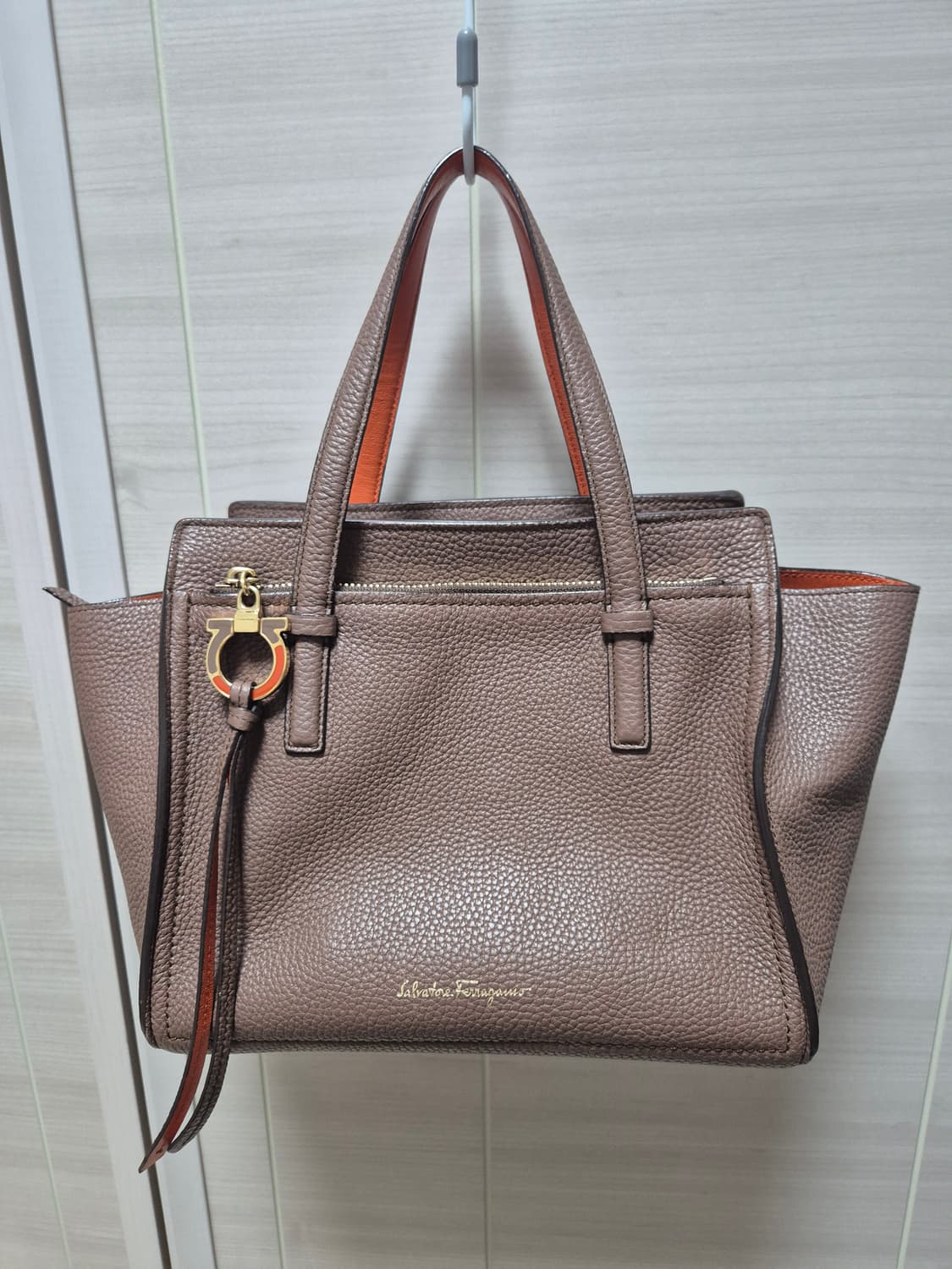 (정품) 살바토레 페라가모 카프스킨 에이미 미니 토드백 크로스백 상품이미지1