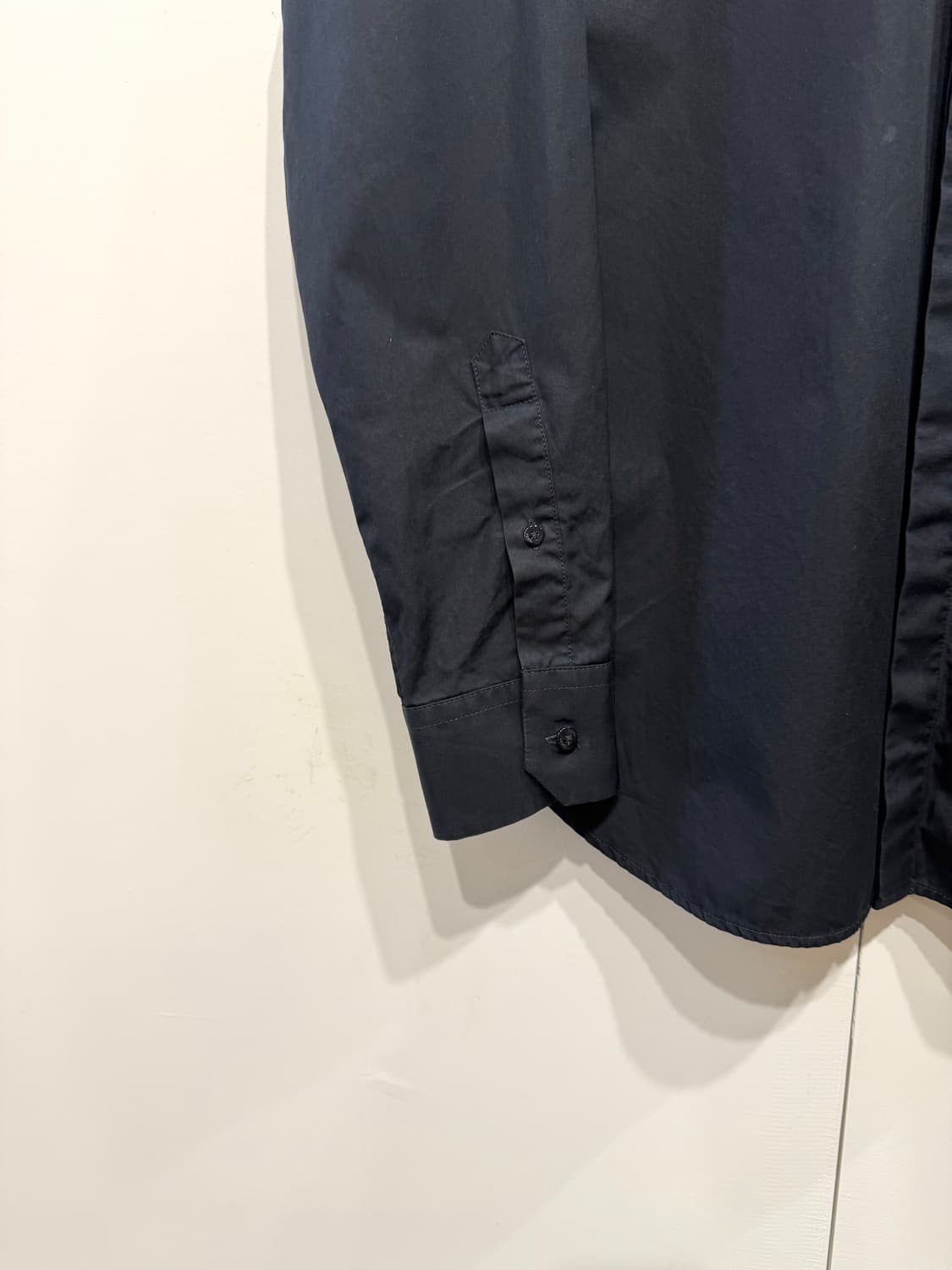 FENDI 펜디 로고 블랙 셔츠 상품이미지3