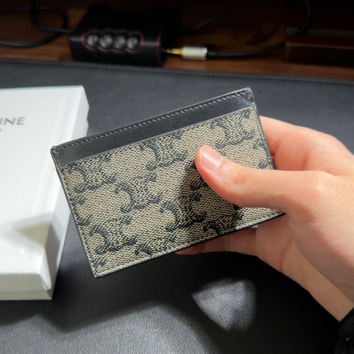 셀린느 트리옹프 캔버스 카드지갑 상품이미지3