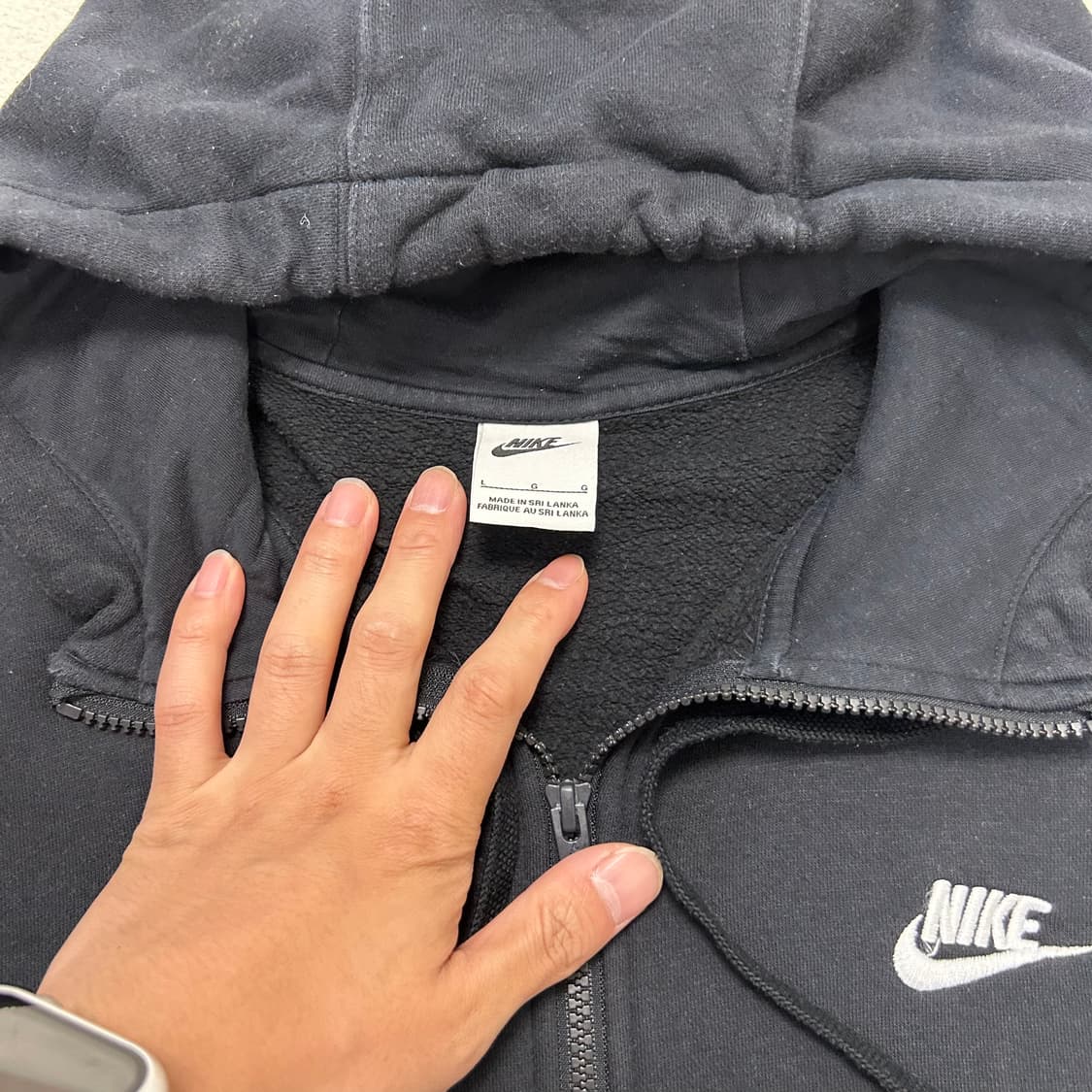 Nike black hood zip-up 상품이미지6