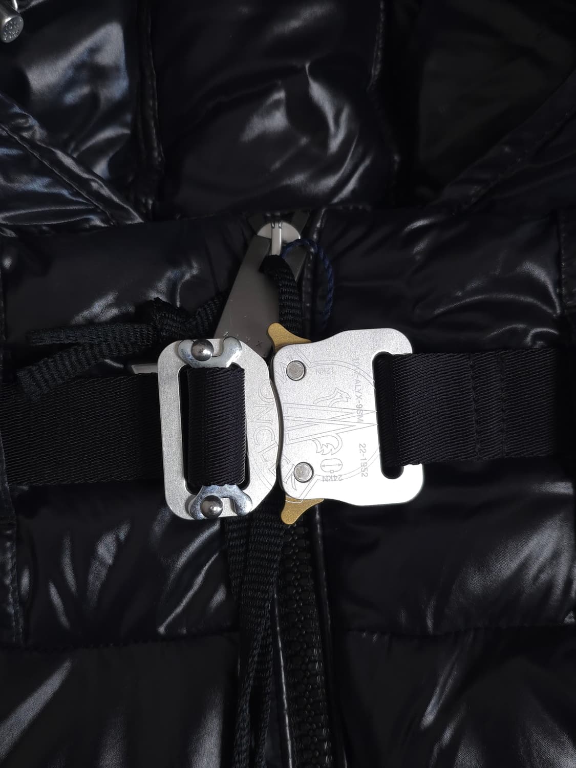 [2] 몽클레어 알릭스 22FW 알몬드 패딩 블랙 상품이미지5