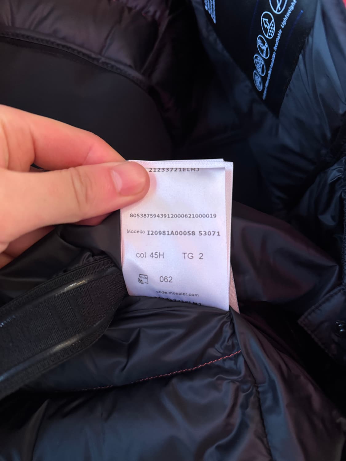 몽클레르 그레노블 아르모니크 숏 다운 자켓 23FW 상품이미지8