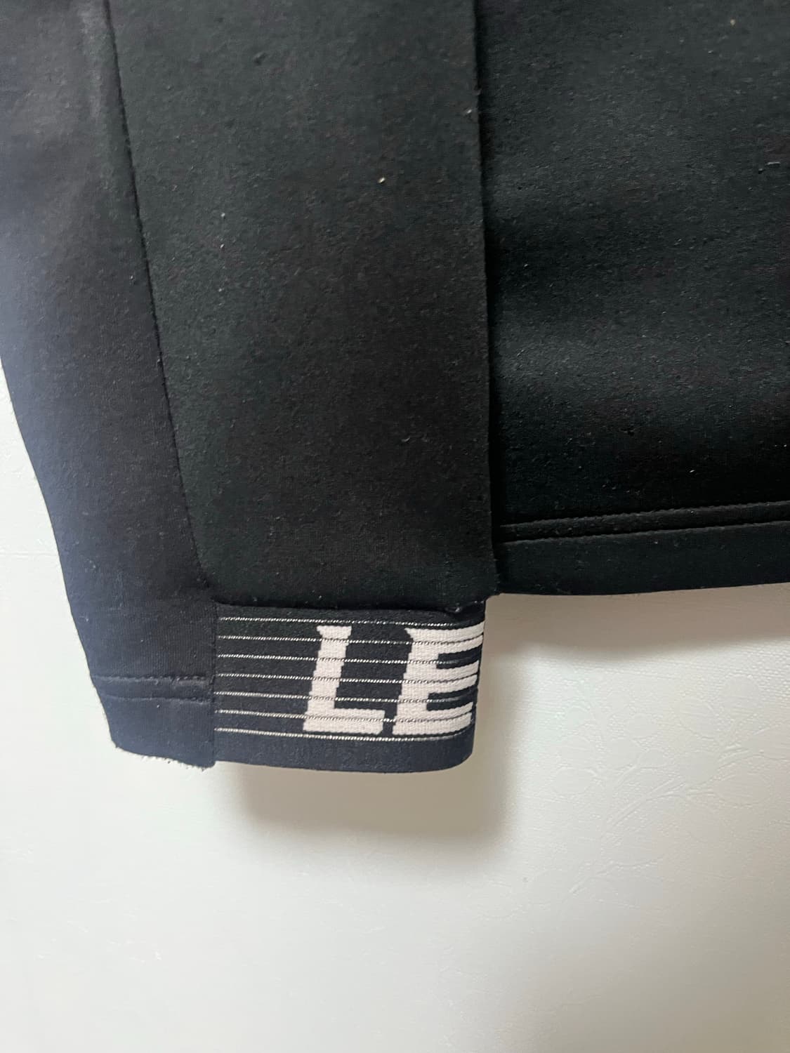 르꼬끄스포르티브 검정색 집업 져지 상품이미지2