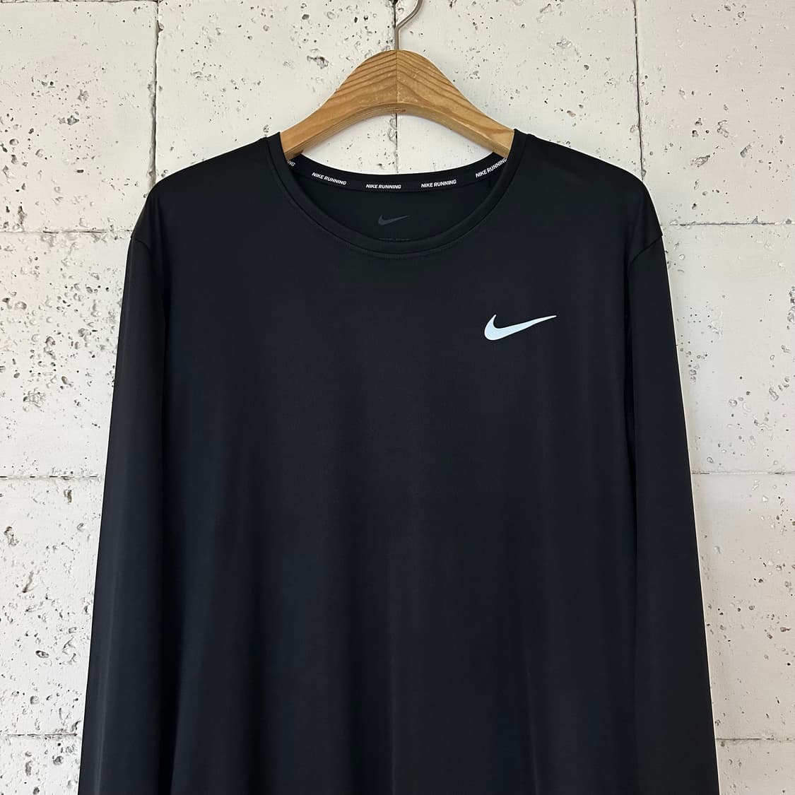 L 나이키 드라이핏 러닝 긴팔티 상품이미지2