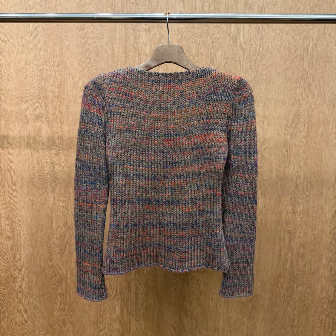 이자벨마랑 스퀘어넥 핸드 니트 멀티 스트라이프 짜임 디테일 레귤러핏 핑크 상품이미지3