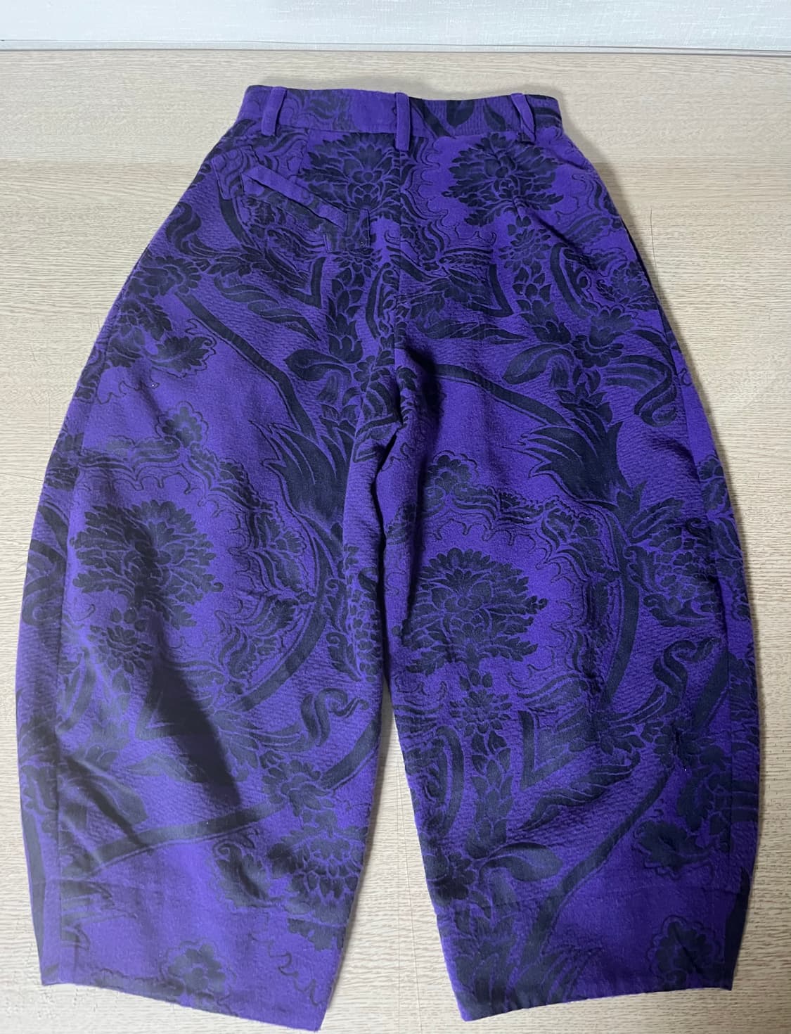 10 비비안 웨스트우드 골드라벨 퍼플 플로랄 벌룬 크롭 팬츠 상품이미지5