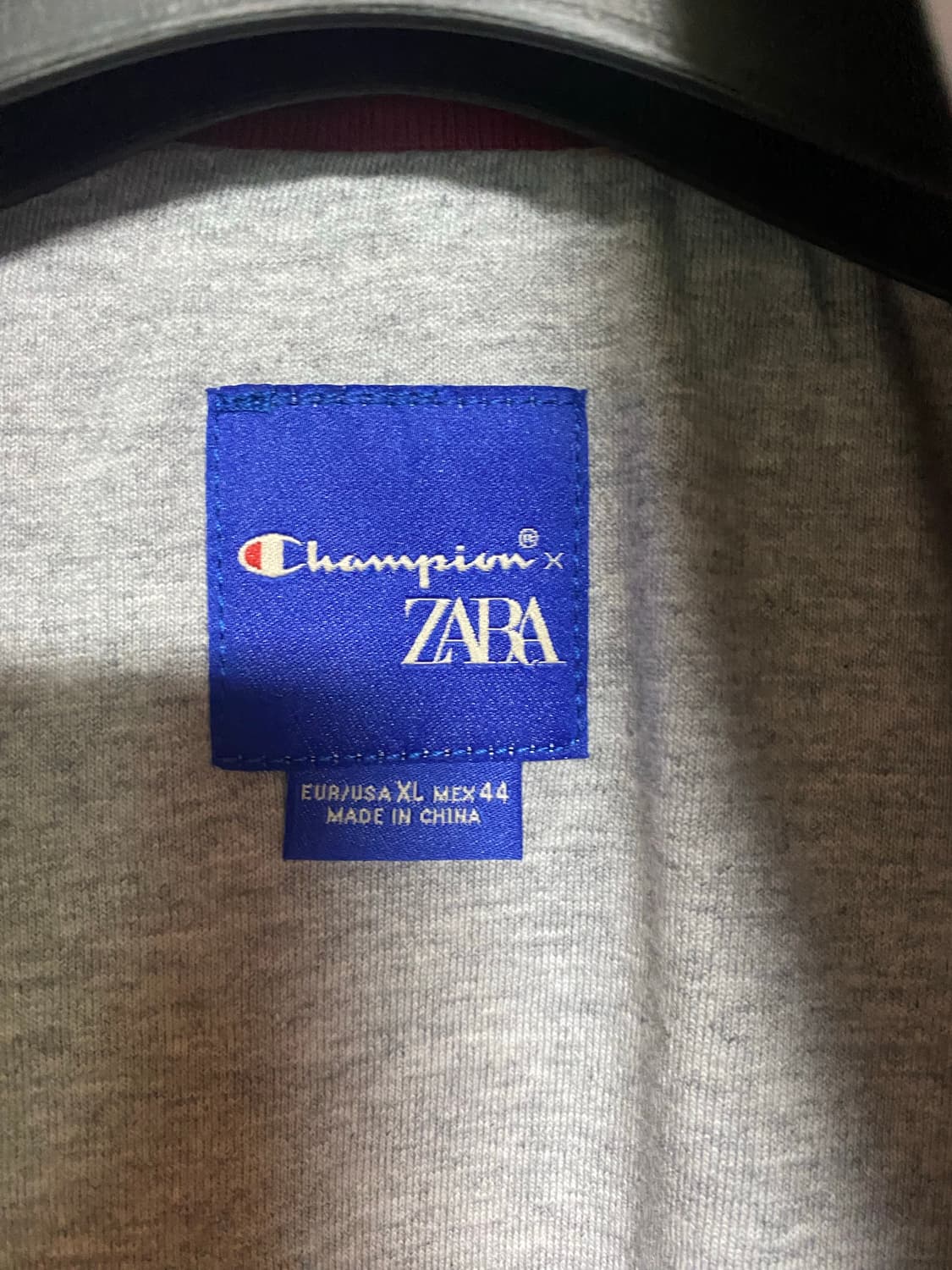 자라 x 챔피온 테크니컬 패치 자켓 레드 XL 상품이미지5