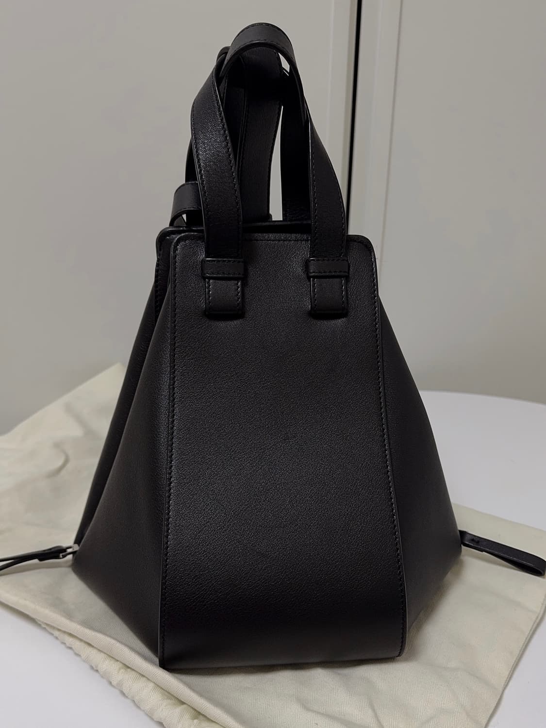 로에베 해먹백 블랙 스몰 상품이미지4