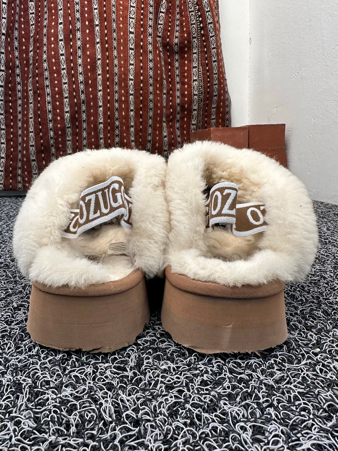 UGG 어그 코케트 슬리퍼 235 상품이미지4