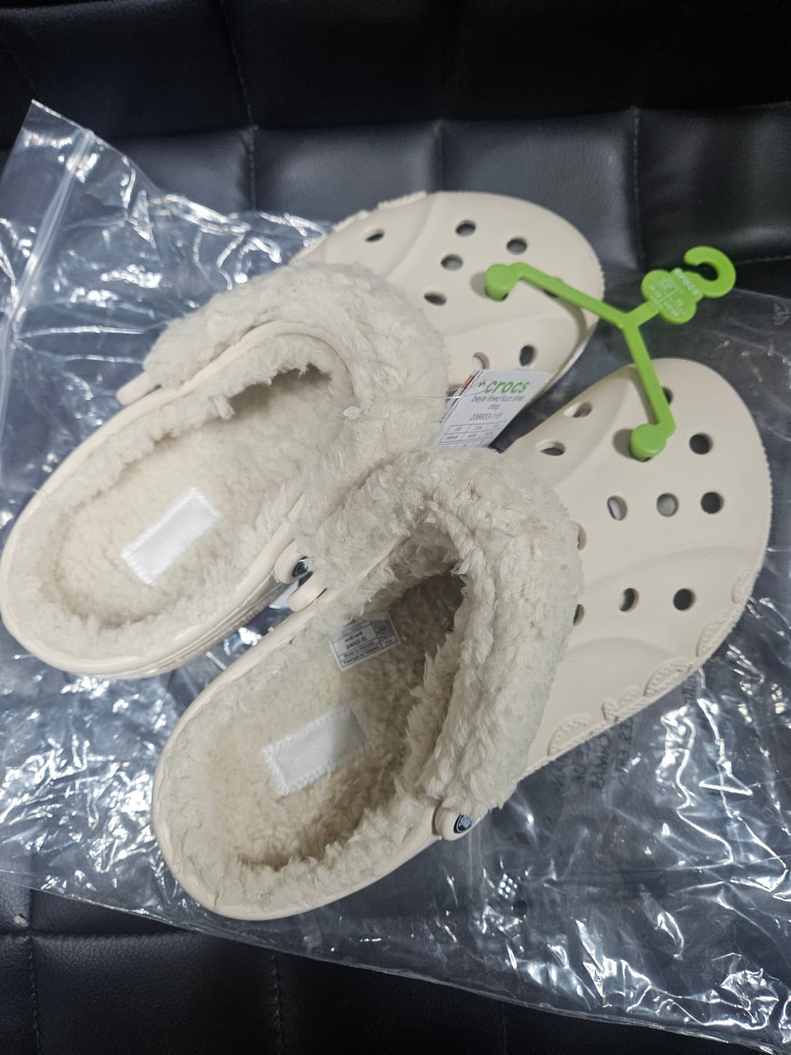 크록스   바야 라인드 퍼즈 스트랩 클로그 새상품 윈터화이트 상품이미지2