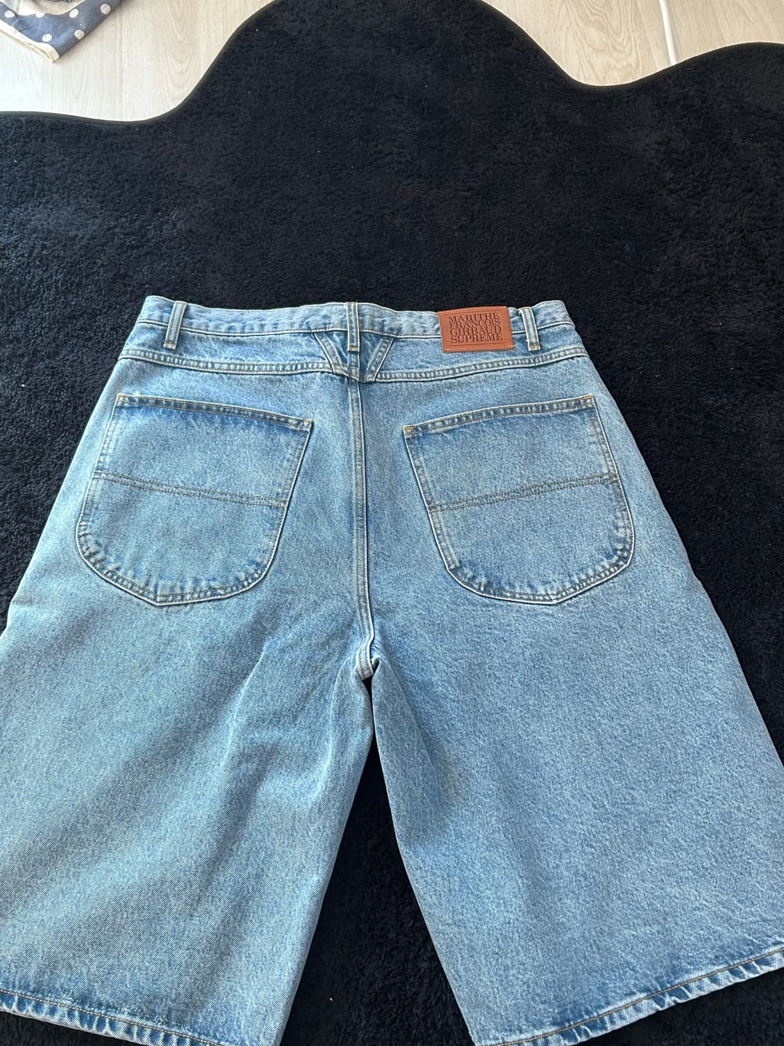 슈프림 x 마리떼 프랑소와 저버 X-심 배기 데님 쇼츠 워시드 인디고 - 상품이미지4