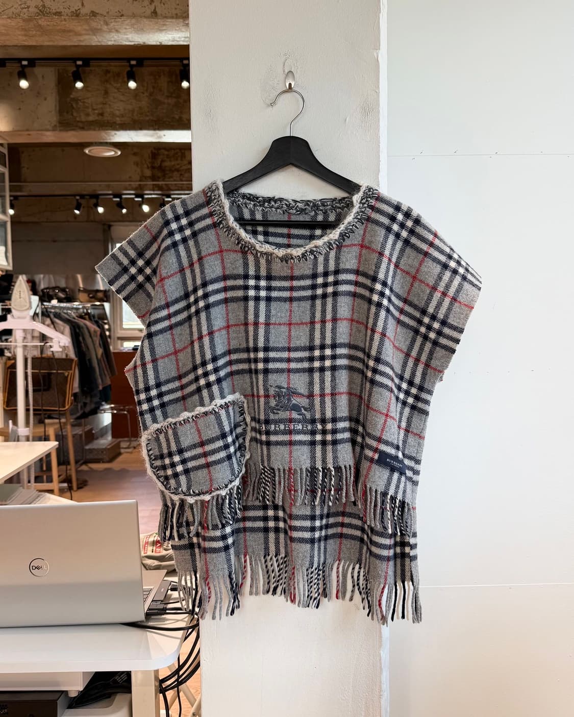 버버리 그레이 노바체크 울 케이프 상품이미지2