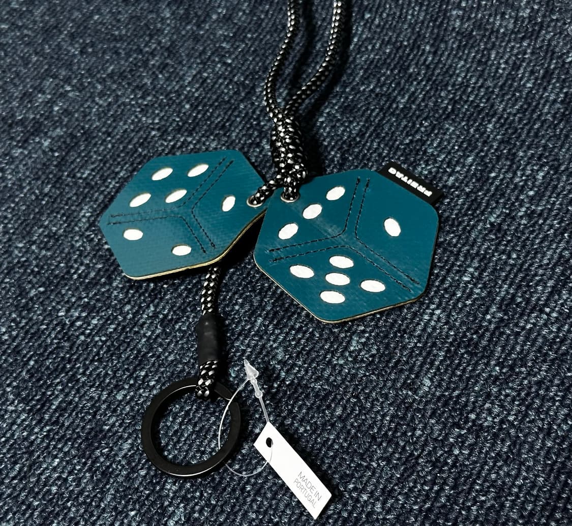 새제품 Freitag 프라이탁 희귀 다이스 키링 판매 상품이미지9