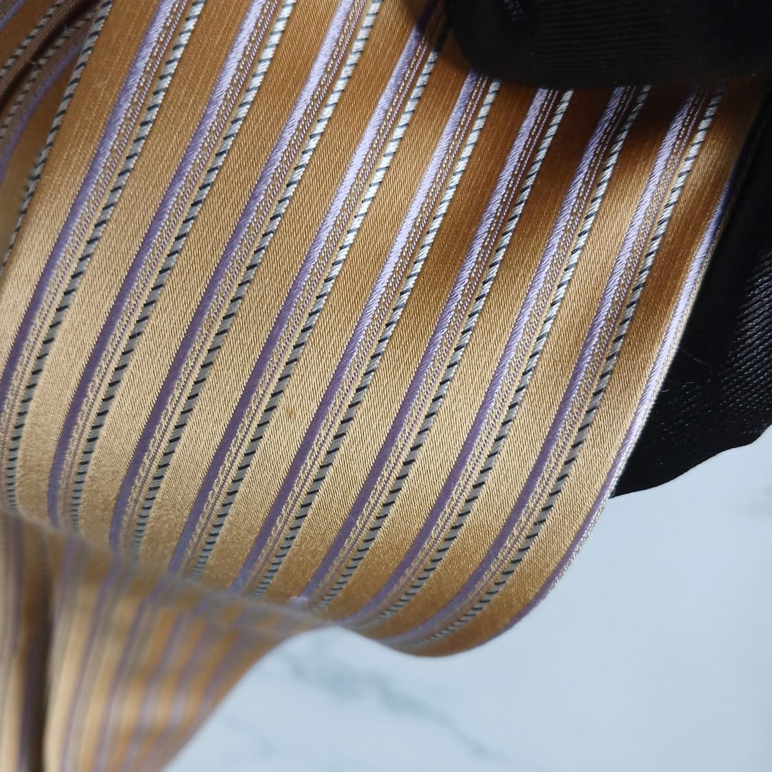 아쿠아스큐텀 넥타이 옐로우 골드 스트라이프 A등급 E897
 상품이미지7