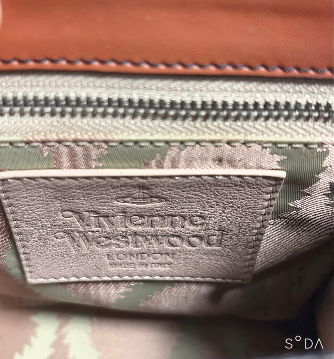 비비안웨스트우드 레더 크로스백 브릭 상품이미지9