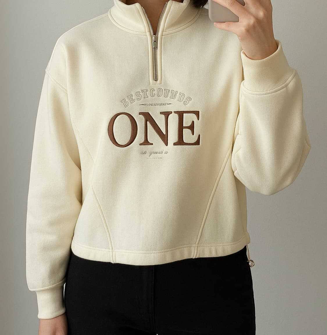 스튜디오에이지 아이보리 하프집업 맨투맨 / 스트링 자수 스웻 상품이미지1