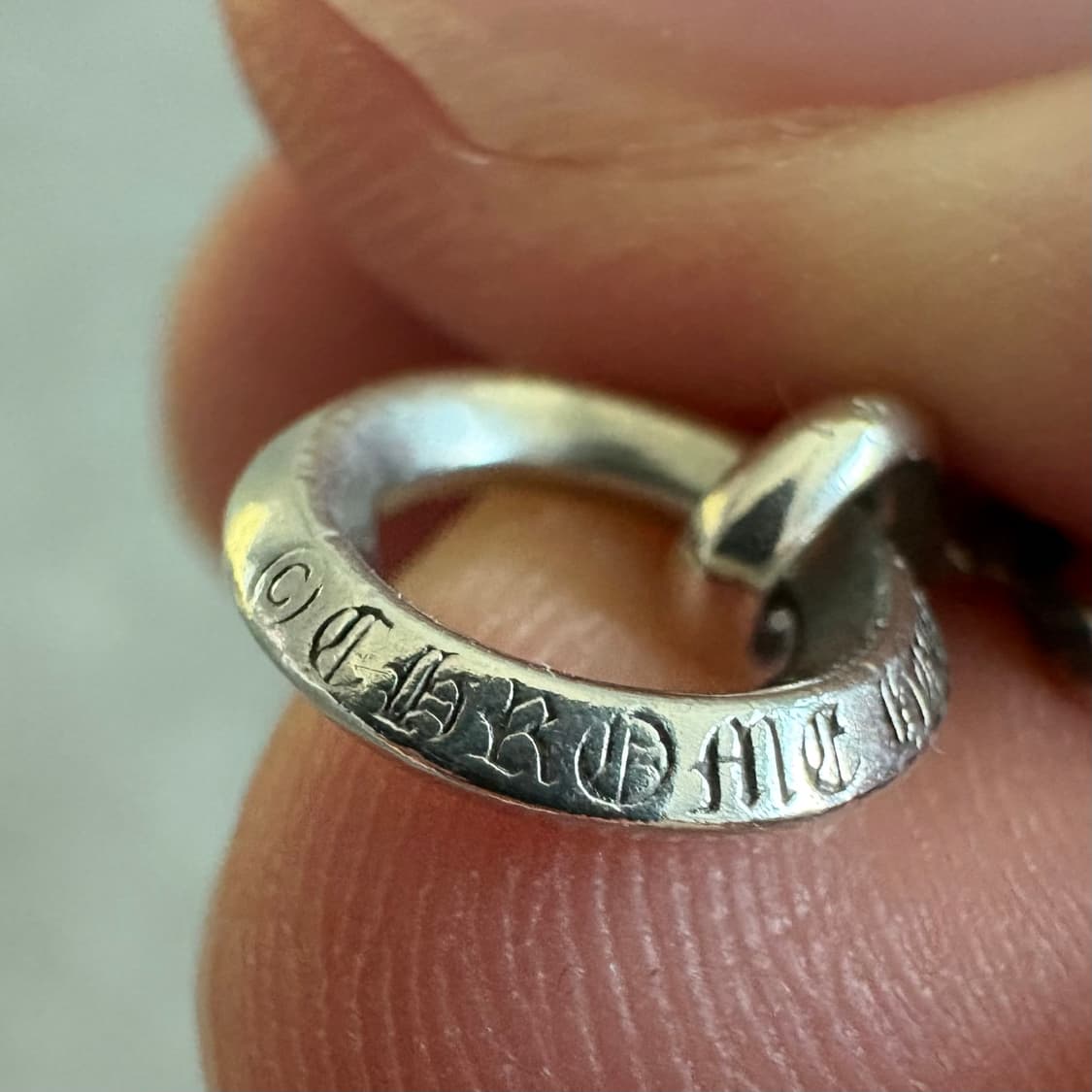 크롬하츠 타이니크로스 펜던트 상품이미지5