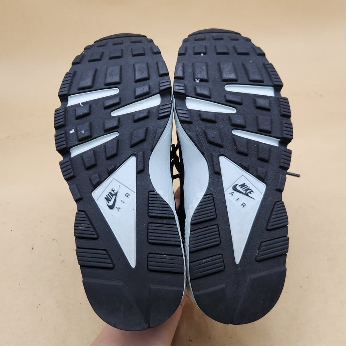 나이키 허라취 런 여성운동화 실사이즈 230 상품이미지3