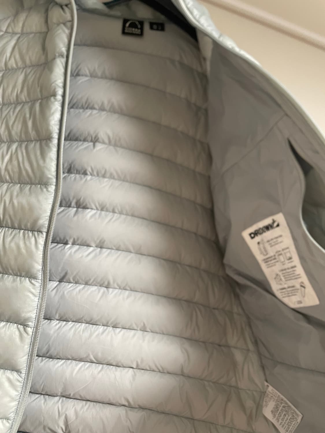 시에라디자인 경량 구스다운 라이트그레이 m사이즈 상품이미지3