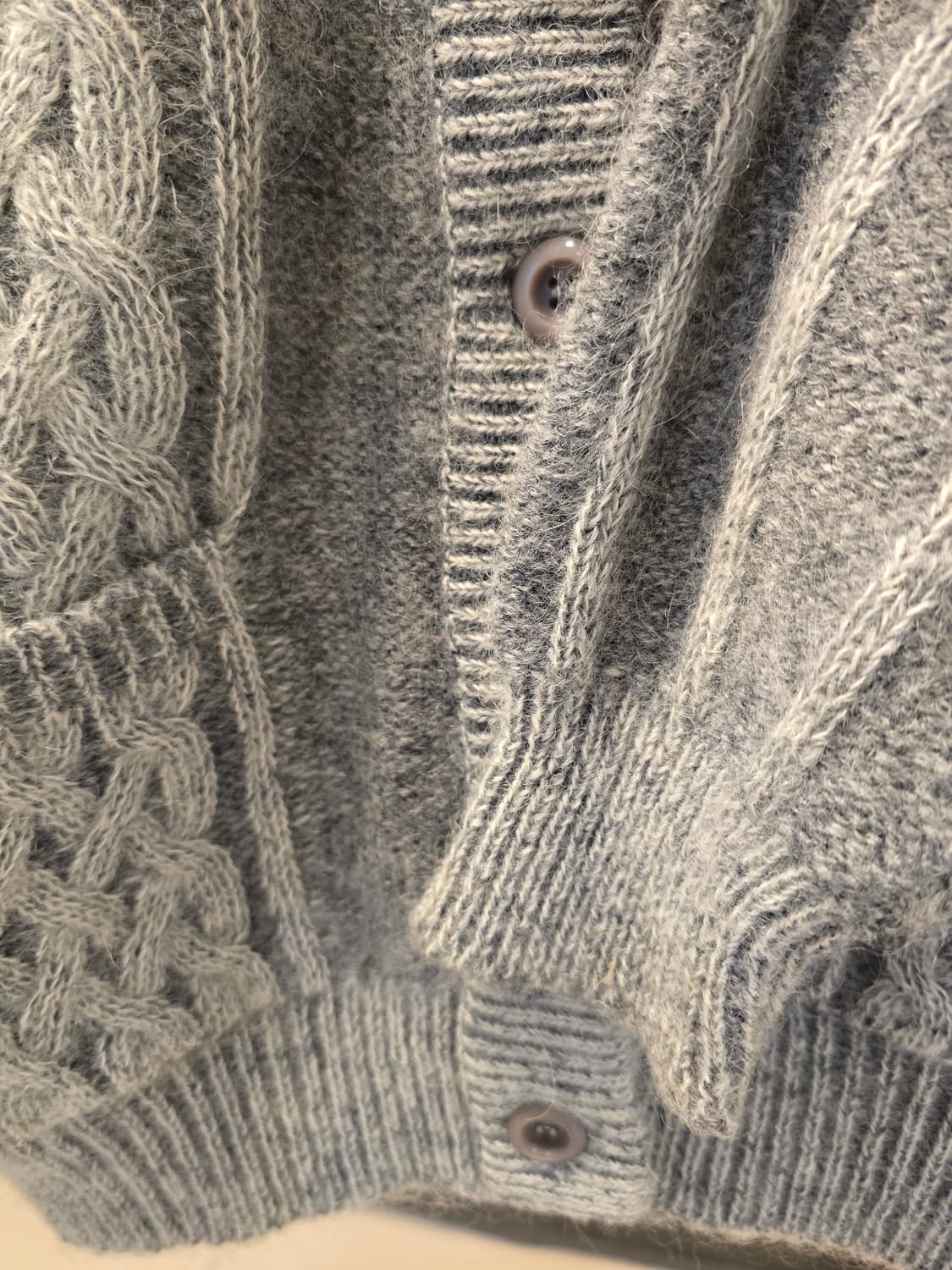 꽈배기 니트 가디건 회색 상품이미지5