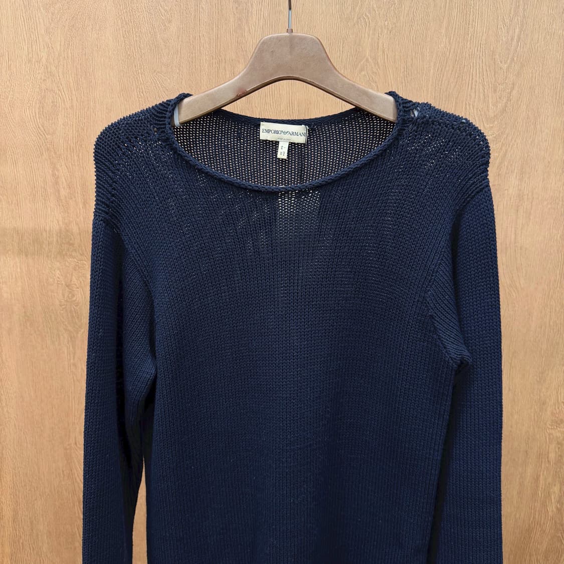 엠포리오 아르마니 라운드넥 시스루 니트 롤링 마감 디테일 루즈핏 블랙 상품이미지4