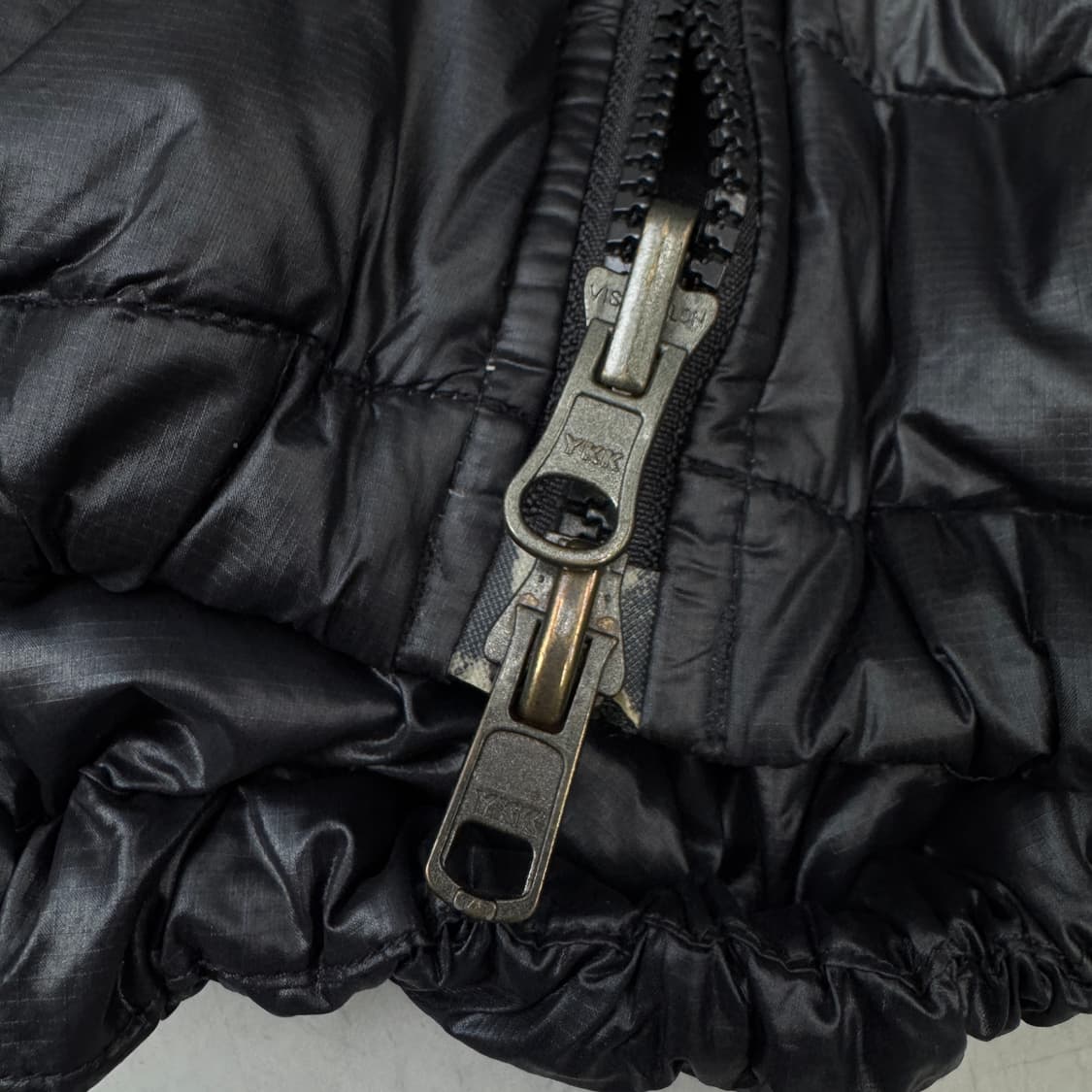 컬럼비아 애벌레 고프코어 경량패딩 블랙 상품이미지6