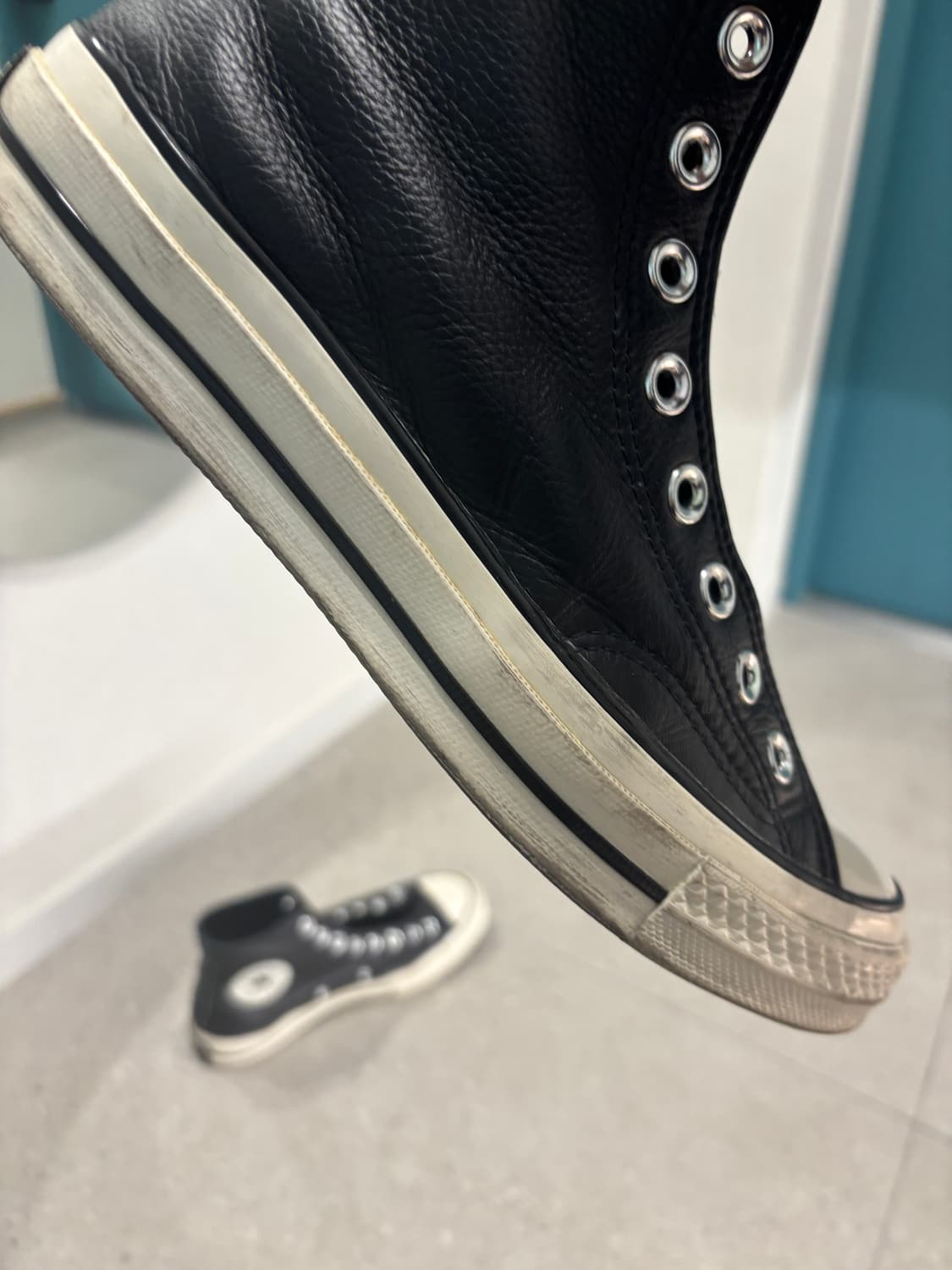 컨버스 레더 척테일러 하이 블랙 상품이미지2
