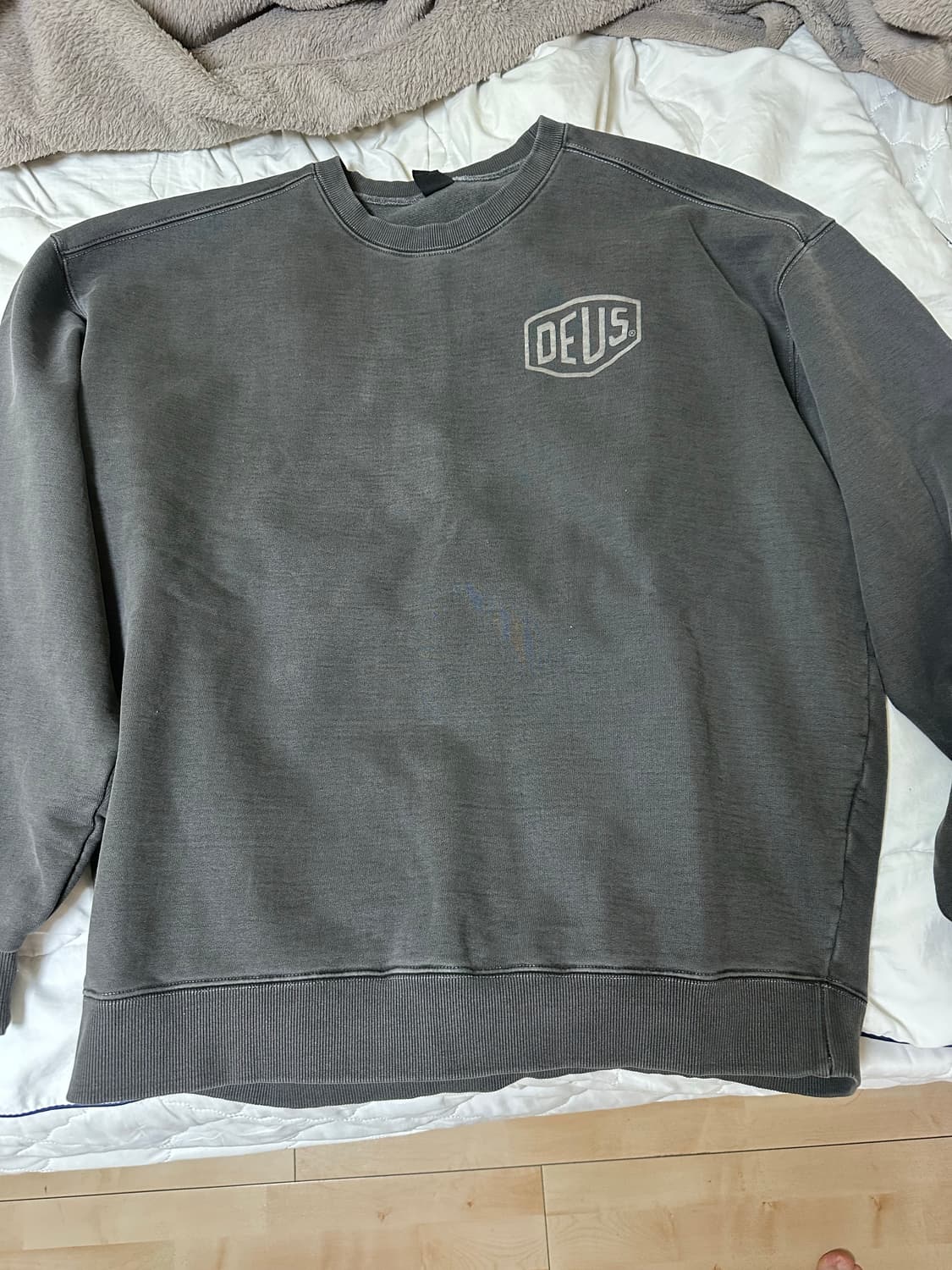 데우스 스웻 데우스 맨투맨 차콜 L 상품이미지1
