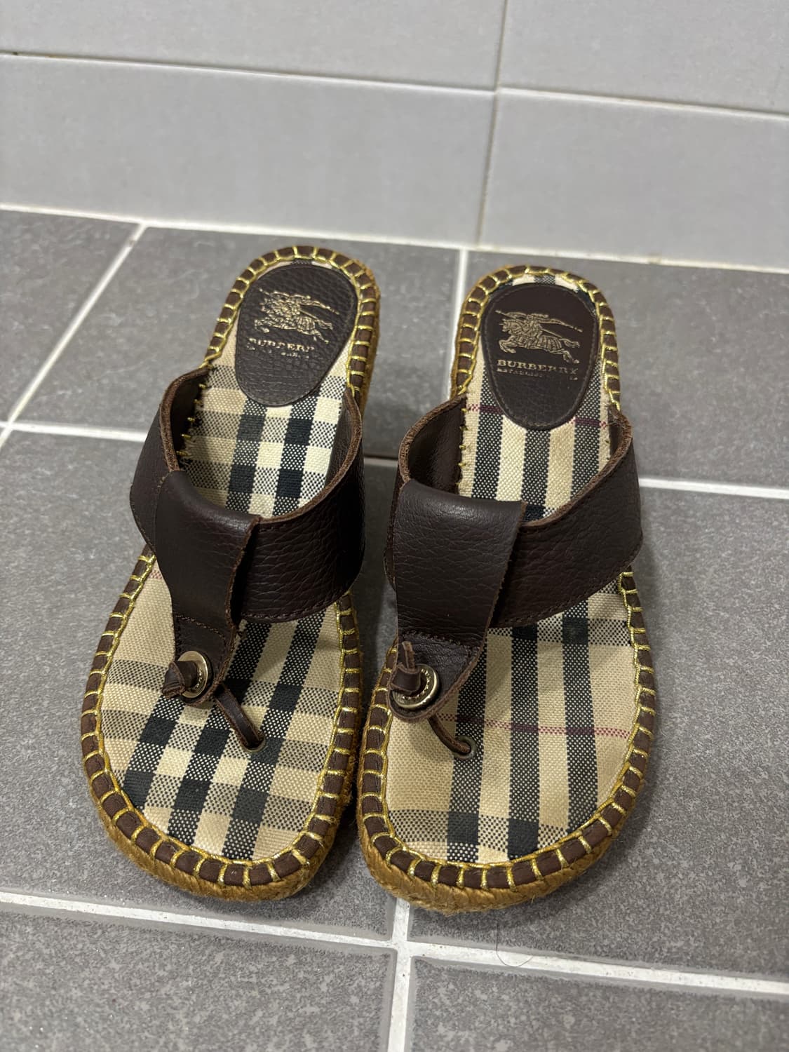 정품)버버리 웨지 뮬 상품이미지3